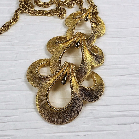 Crown Trifari Gold Modernist Necklace Articulated - Picture 1 of 8